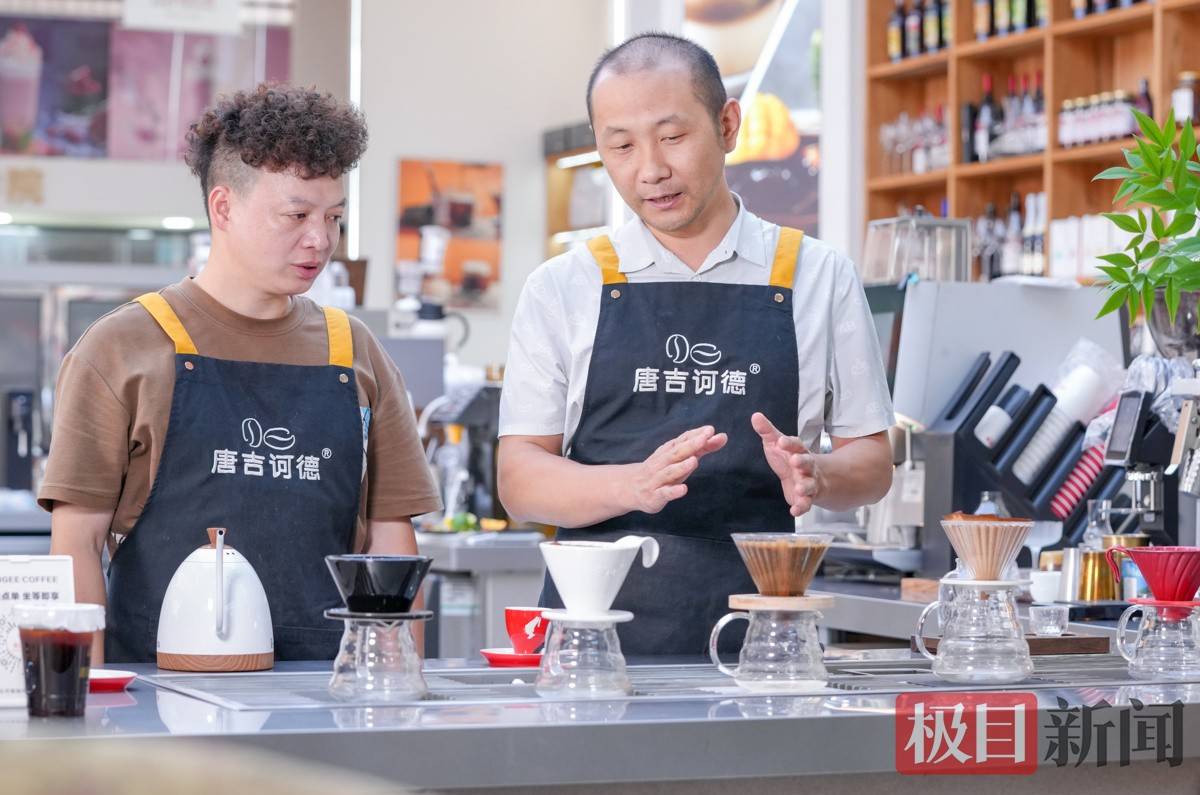 光耀黄陂㉚丨黄陂创客高峰：从 40㎡小店到出口全球 以咖啡为媒扎根故土(图3)